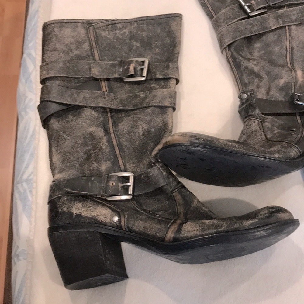 Nine West Dimaris  distressed boots